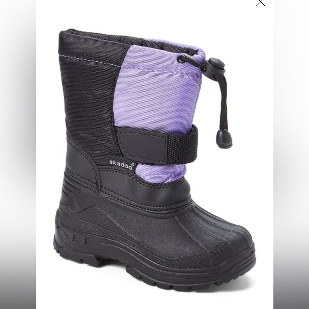 Lilac adjustable snow boots. Kids size 6.